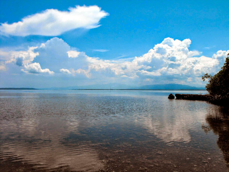 Фото: Бухта Нипе (Bahia de Nipe), Куба