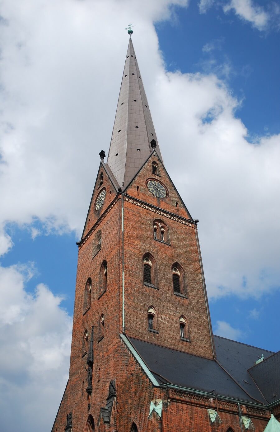 Фото: Церковь Сант Петри (Hauptkirche Sankt Petri)