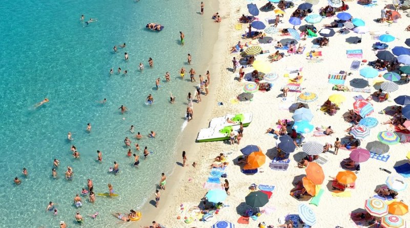 Фото: Пляж в г. Тропеа, Калабрия