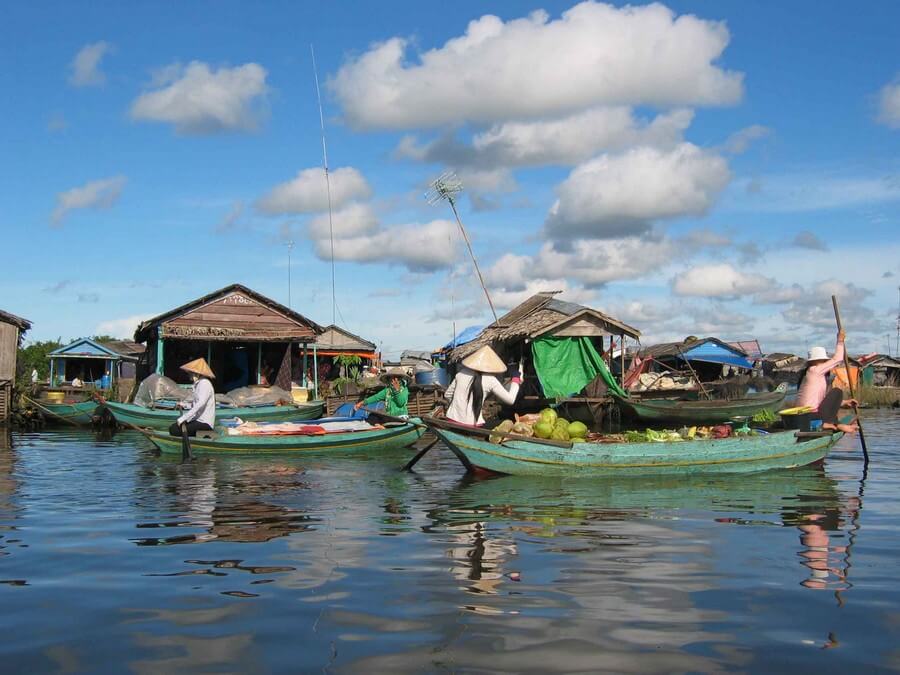 Деревня на озере Тонлесап (Tonlesap)