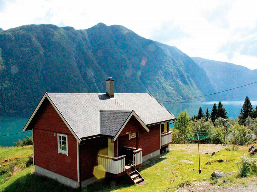 Two-Bedroom Holiday home with Sea View in Fjærland 4*
