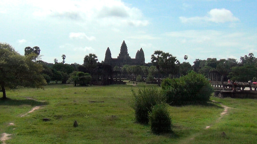 Фото: Вид на Ангкор Ват