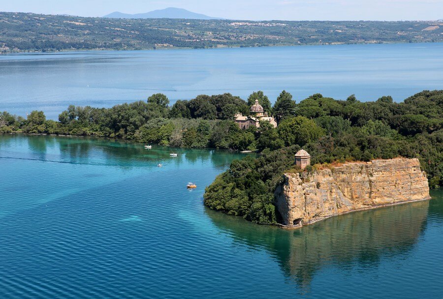 Фото: Озеро Больсена (Lago di Bolsena), Италия