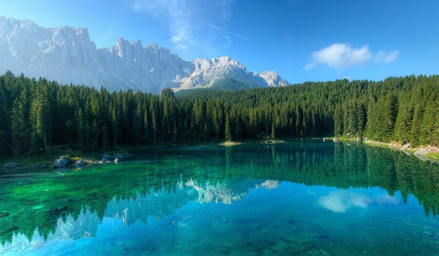 Фото: Озеро Карецца (Lago di Carezza), Италия