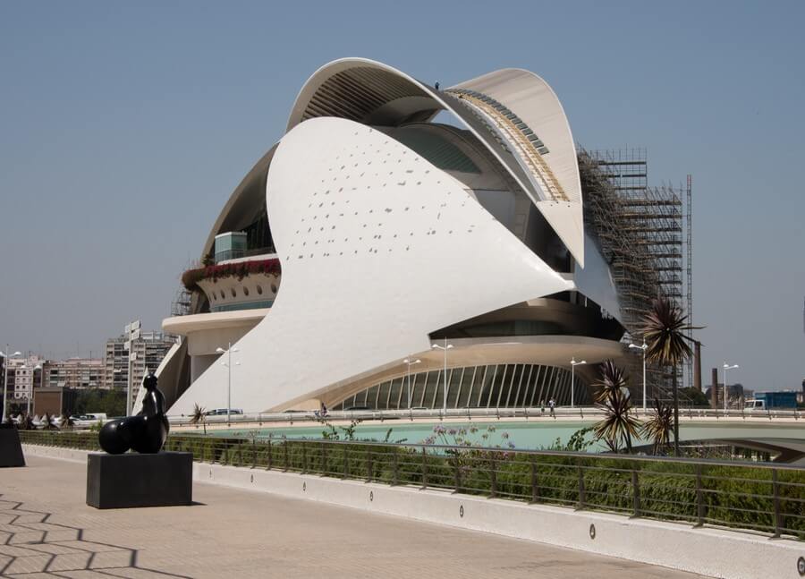 Фото: Оперный театр и сцена для других театральных постановок (El Palau de les Arts Reina Sofía), Город искусств и наук в Валенсии