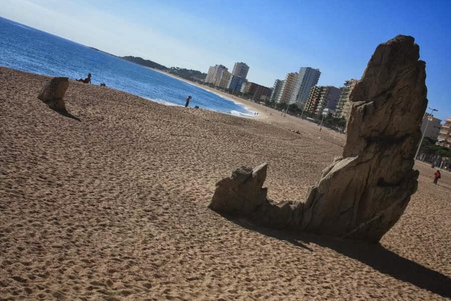 Фото: Скала Cavall Bernat на пляже Gran в Плайя де Аро, Испания