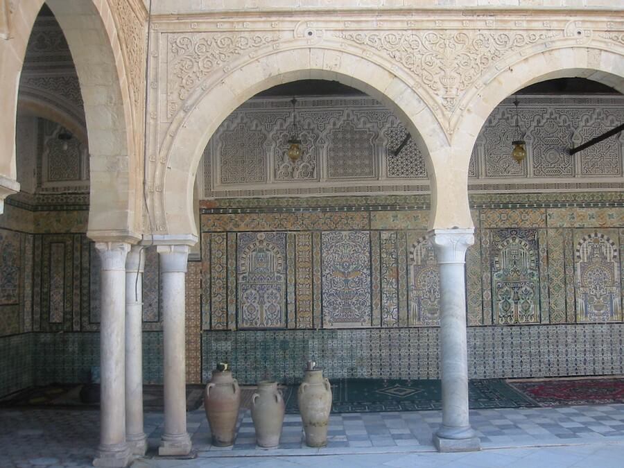 Фото: Мечеть цирюльника (Sidi Sahbi), Кайруан, Тунис