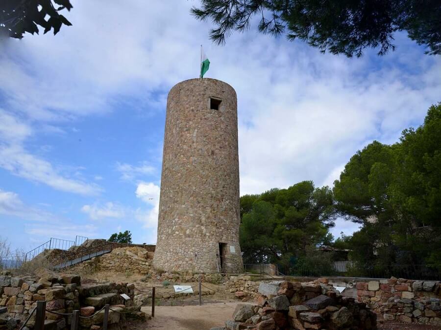 Фото: Замок Сант Жоан (Castell de Sant Joan), Льорет-де-Мар