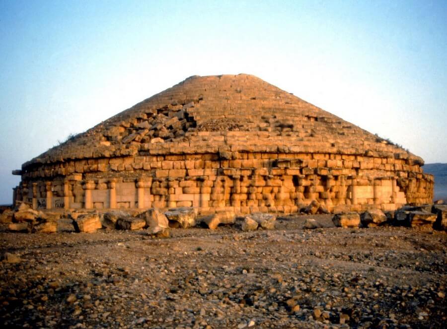 Фото: Мавзолей Имедрасена (Mausoleo Real Numida de Medracen), Батна