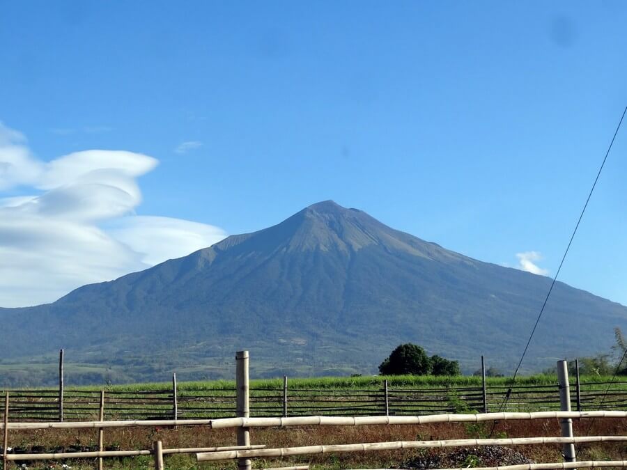 Фото: Вулкан Канлаон (Canlaon Volcano)