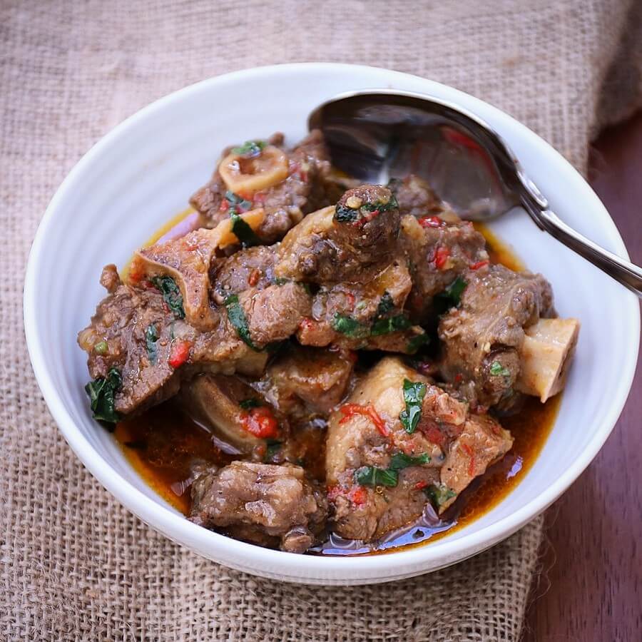 Фото: Суп из бычьих хвостов (Oxtail soup)