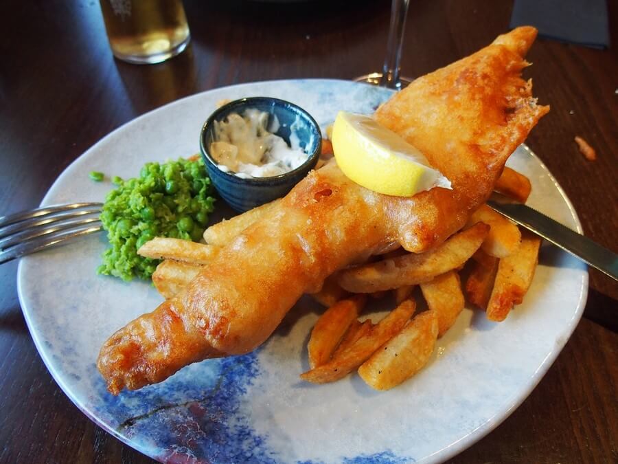 Фото: Рыба и картофель фри (fish and chips)