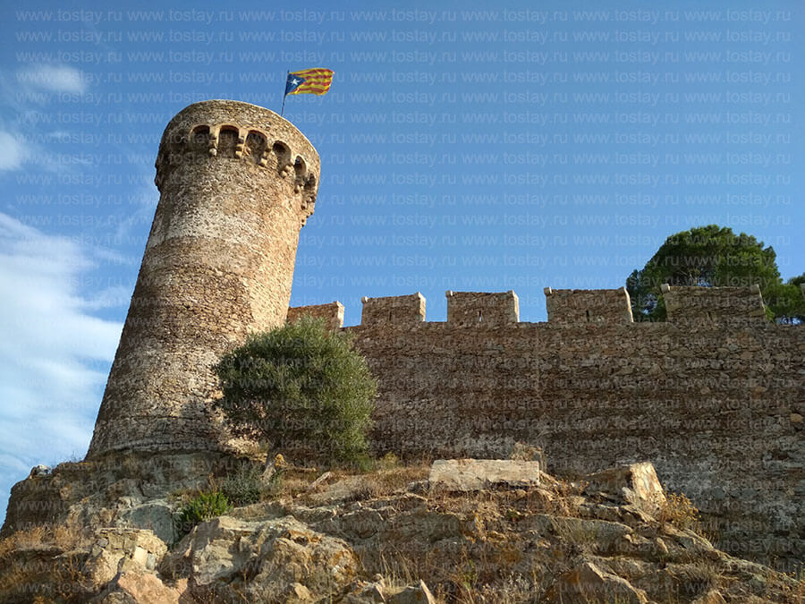 Фото: Крепость Вила-Велья (Vila Vella), Испания