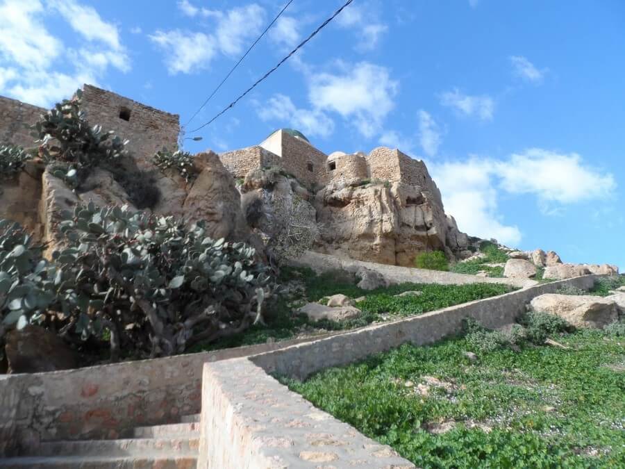 Фото: Вид на д. Такруна (Takrouna), Тунис