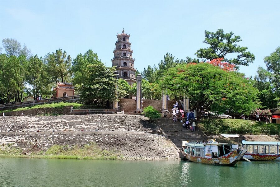 Фото: Пагода Тхьенму (Chùa Thiên Mụ), Хюэ