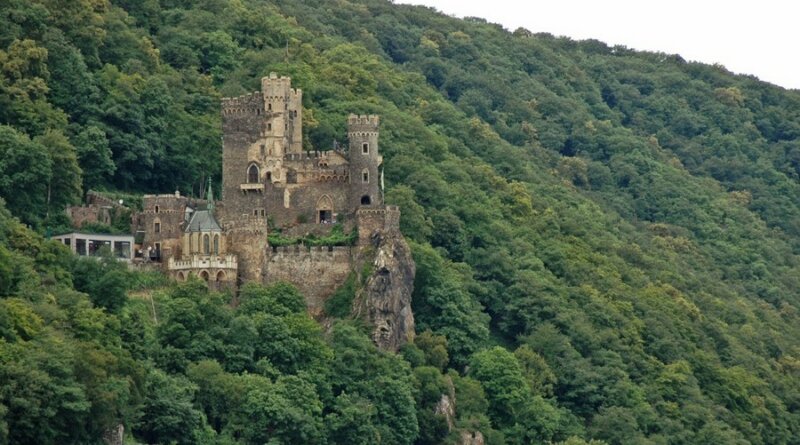 Фото: Замок Райхенштайн (Burg Reichenstain), Германия