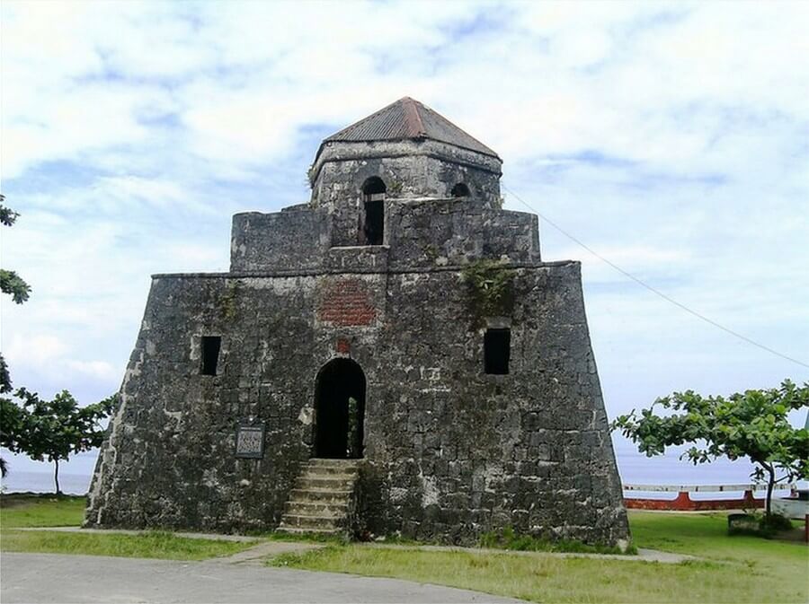 Фото: Сторожевая башня Пунта Круз (The Punta Cruz Tower), Марибуджок