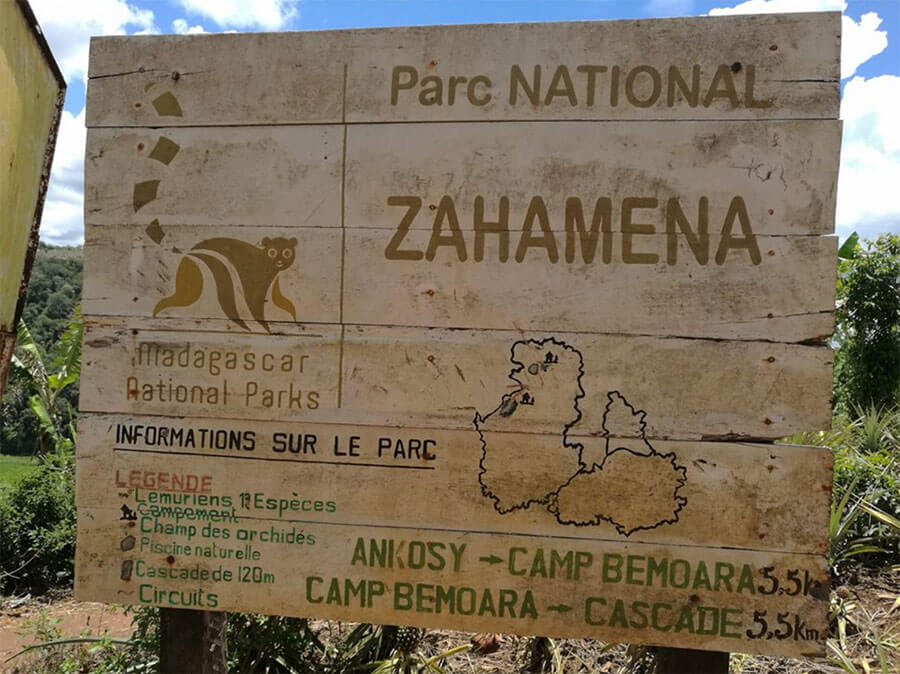 Фото: Указатель на Захамена (Zahamena National Park)