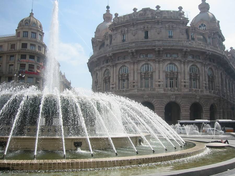 Фото: Пьяцца Феррари (Piazza Raffaele De Ferrari), Генуя