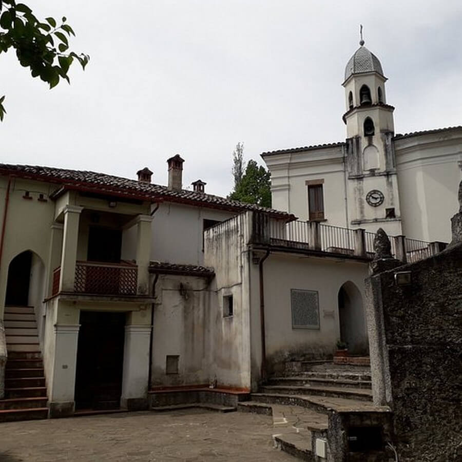 Фото: Святилище часовни в Лаино Борго (Santuario delle Cappelle Laino Borgo), Италия