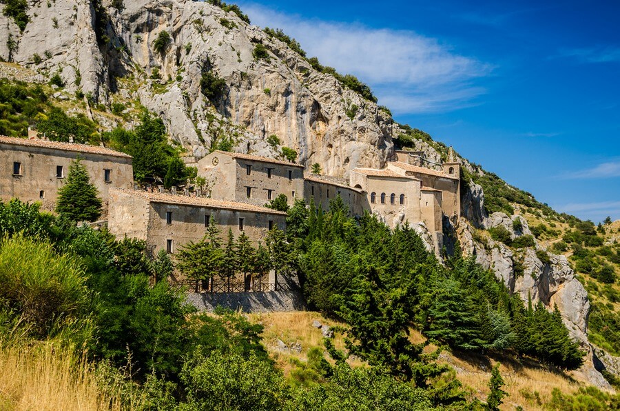Фото: Святилище Санта-Мария делле Арми в Черкьяра-ди-Калабрия (Santuario di Santa Maria delle Armi a Cerchiara di Calabria), Италия