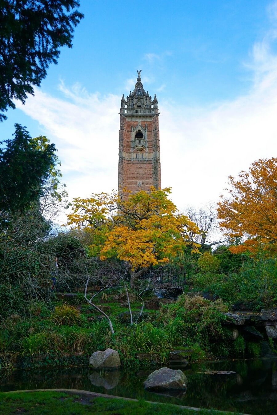 Фото: Башня Кэбота (Cabot Tower) в парке Брэндон-Хилл (Brandon Hill Park)